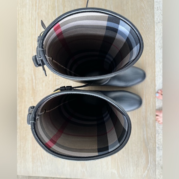 Authentic Burberry Riding Rain Boots - Picture 4 of 7
